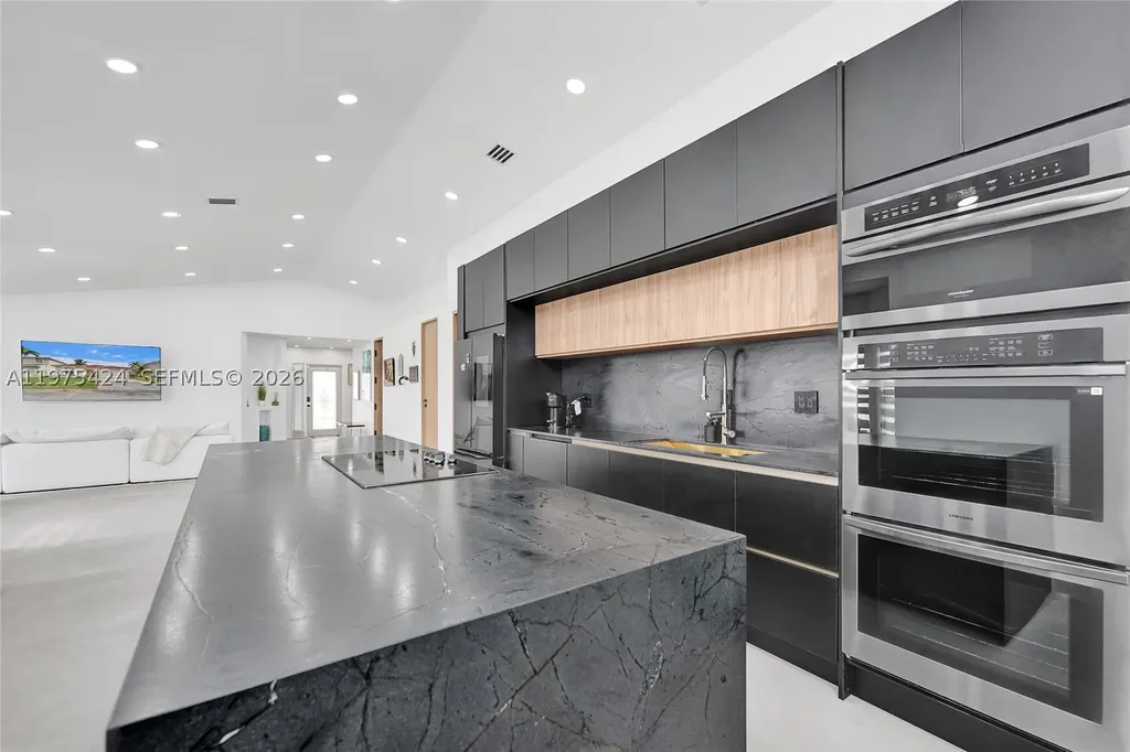 3371 SW 51st Street Hollywood FL 33312
