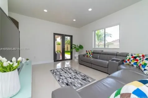 16588 SW 44 Street Kendall FL 33185
