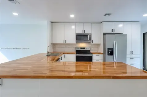 3905 Adra Avenue Doral FL 33178