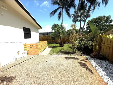 4021 NE 17th Terrace Oakland Park FL 33334
