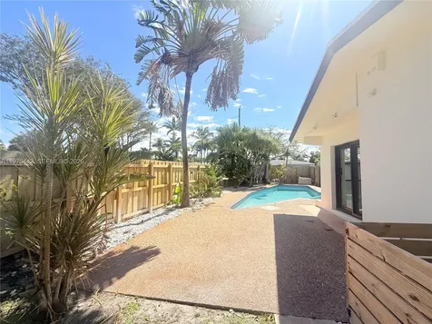 4021 NE 17th Terrace Oakland Park FL 33334