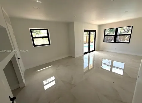 4021 NE 17th Terrace Oakland Park FL 33334