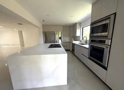 4021 NE 17th Terrace Oakland Park FL 33334