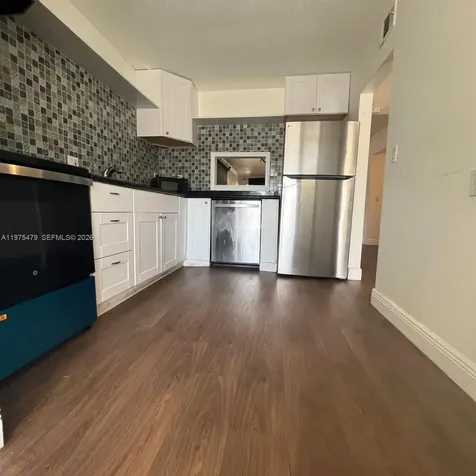 109 SW 1st Avenue Hallandale Beach FL 33009