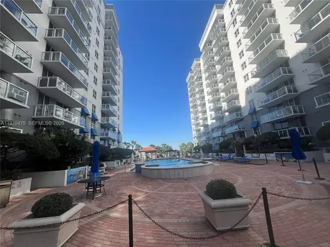 5077 NW 7th Street Miami FL 33126
