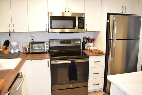 2801 N Pine Island Road Sunrise FL 33322
