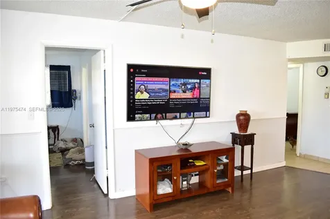 2801 N Pine Island Road Sunrise FL 33322