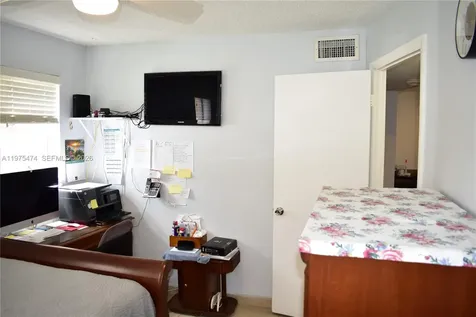 2801 N Pine Island Road Sunrise FL 33322