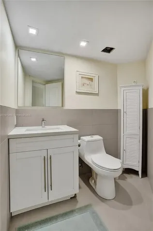 1936 S Ocean Hallandale Beach FL 33009