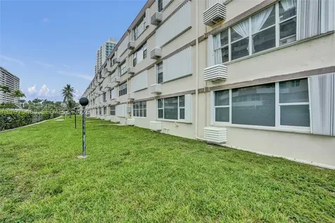 1936 S Ocean Hallandale Beach FL 33009
