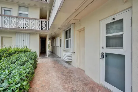 1936 S Ocean Hallandale Beach FL 33009