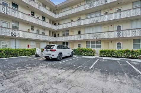 1936 S Ocean Hallandale Beach FL 33009