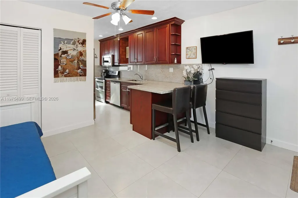 302 New Hampshire Street Hollywood FL 33019