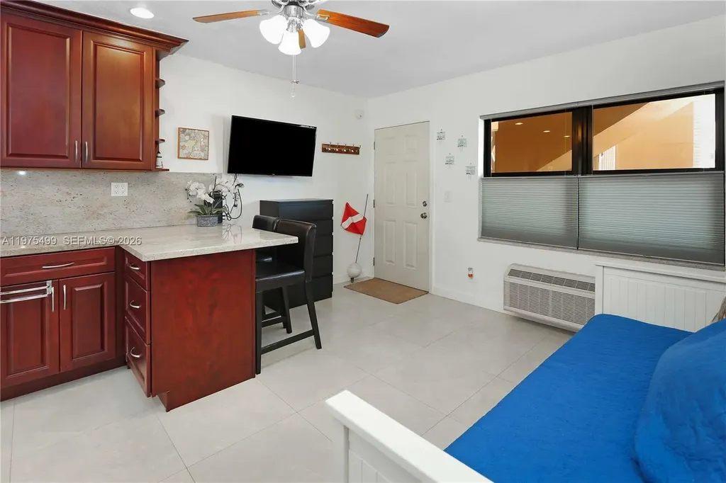 302 New Hampshire Street Hollywood FL 33019