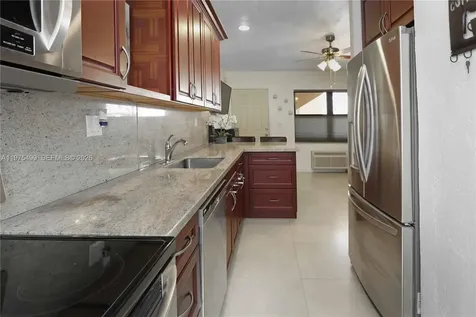 302 New Hampshire Street Hollywood FL 33019