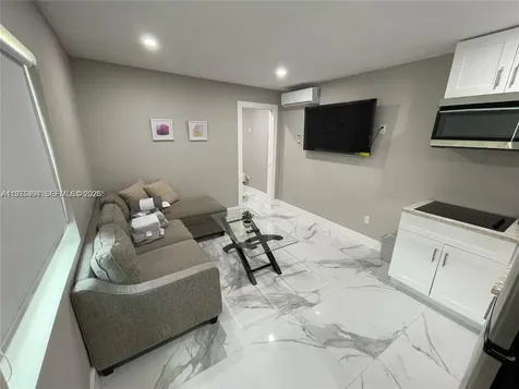 4910 SW 28th Terrace Dania Beach FL 33312