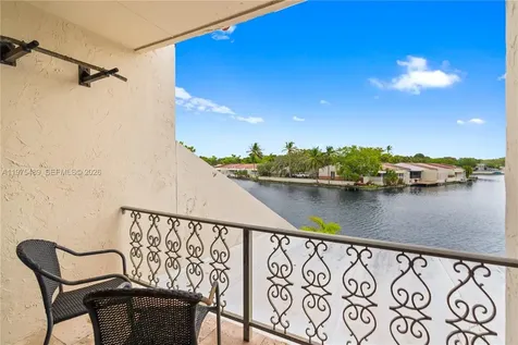 7282 Jacaranda Lane Miami Lakes FL 33014
