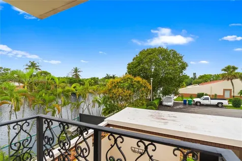 7282 Jacaranda Lane Miami Lakes FL 33014