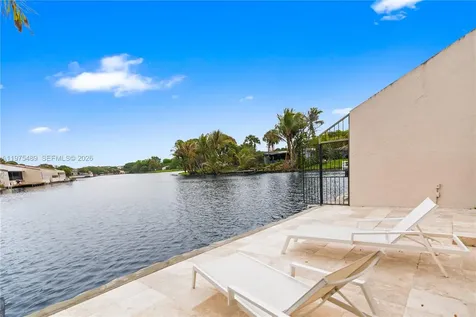 7282 Jacaranda Lane Miami Lakes FL 33014