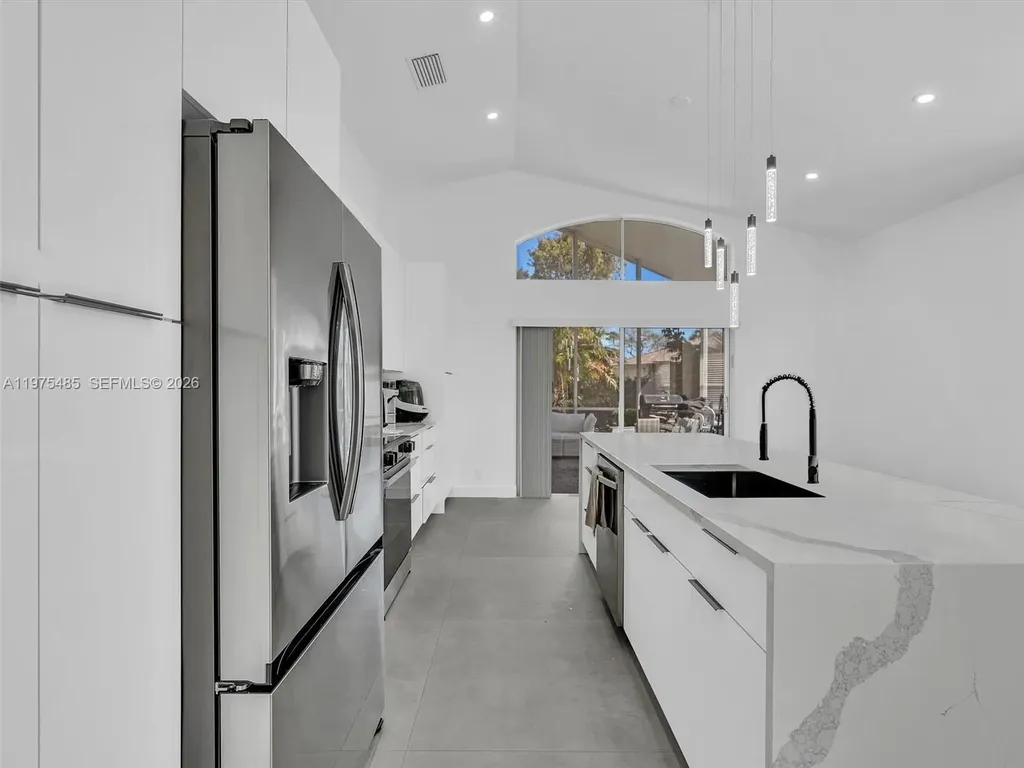 4962 SW 32nd Way Hollywood FL 33312