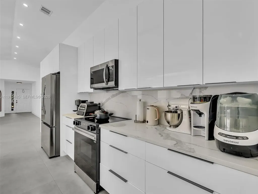4962 SW 32nd Way Hollywood FL 33312