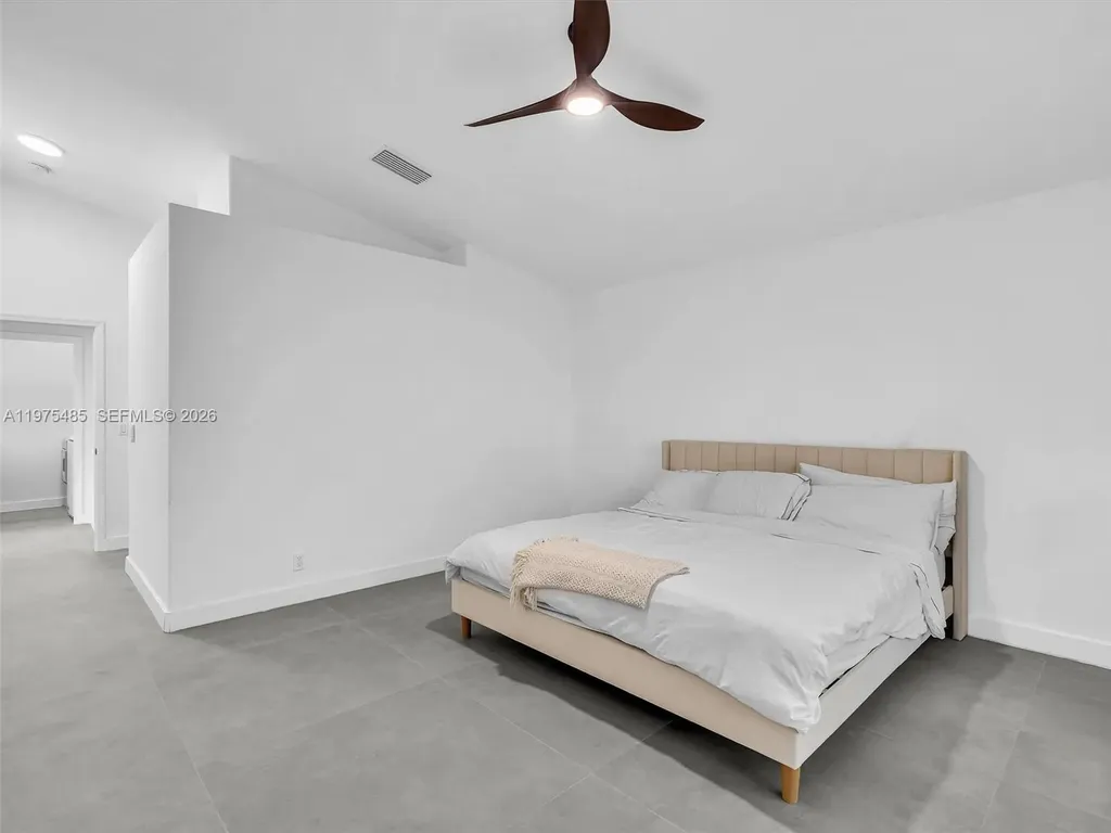 4962 SW 32nd Way Hollywood FL 33312