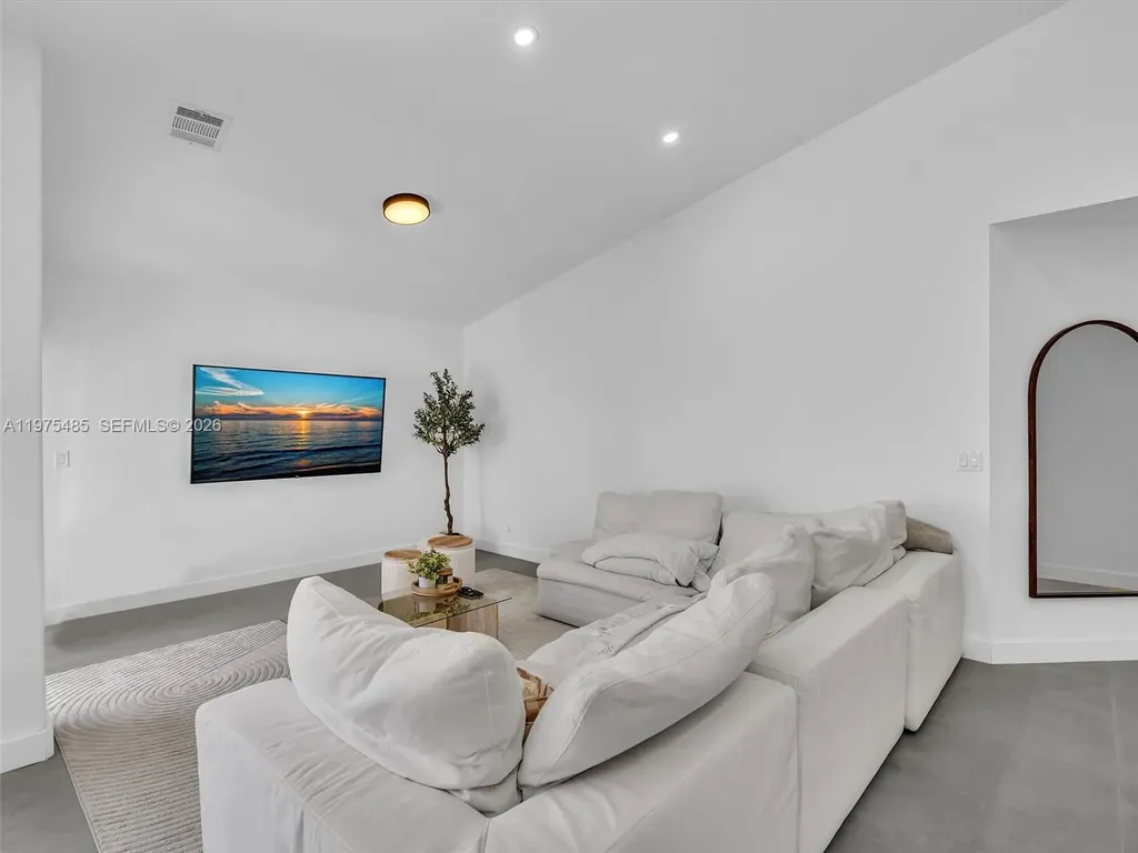 4962 SW 32nd Way Hollywood FL 33312