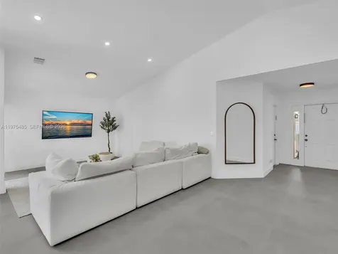 4962 SW 32nd Way Hollywood FL 33312