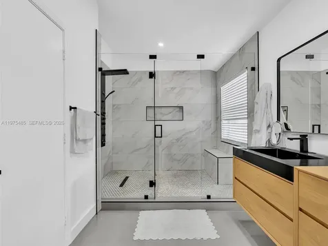 4962 SW 32nd Way Hollywood FL 33312