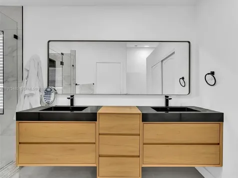 4962 SW 32nd Way Hollywood FL 33312