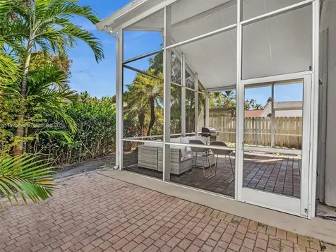 4962 SW 32nd Way Hollywood FL 33312