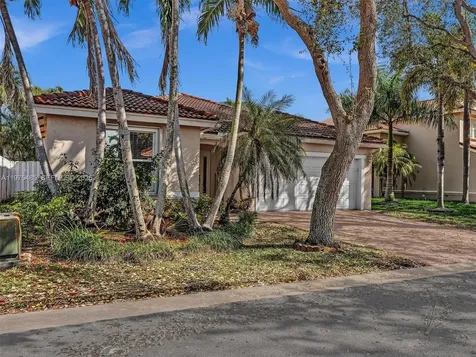 4962 SW 32nd Way Hollywood FL 33312