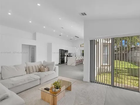 4962 SW 32nd Way Hollywood FL 33312