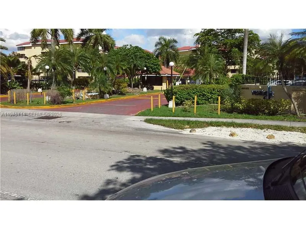 8255 SW 152nd Avenue Miami FL 33193