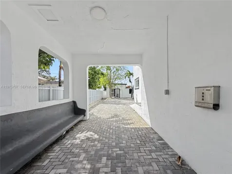 836 NW 33rd Avenue Miami FL 33125