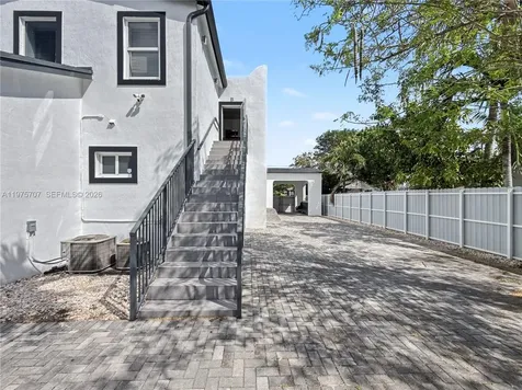 836 NW 33rd Avenue Miami FL 33125