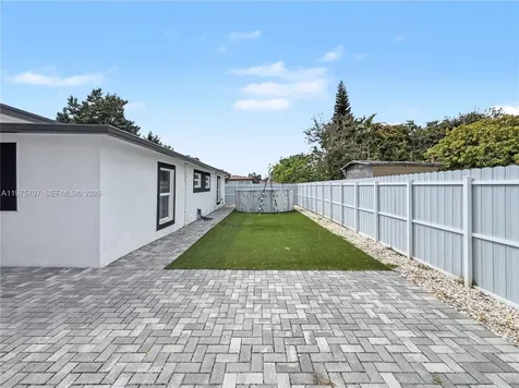 836 NW 33rd Avenue Miami FL 33125