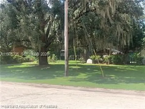 2326 W Barben Road Avon Park FL 33825