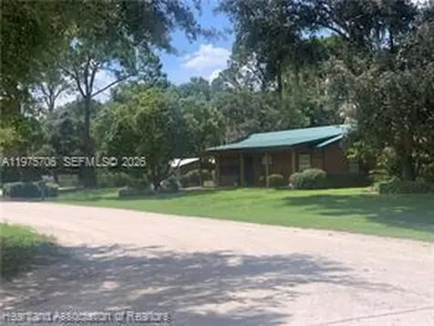 2326 W Barben Road Avon Park FL 33825