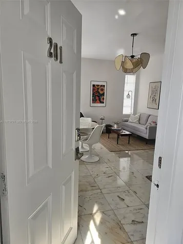801 8th Street Miami Beach FL 33139