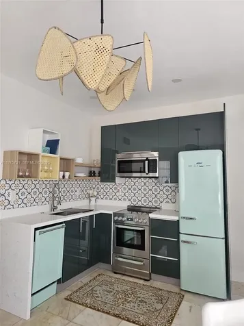 801 8th Street Miami Beach FL 33139