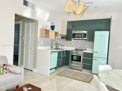 801 8th Street Miami Beach FL 33139