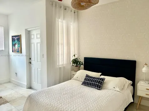 801 8th Street Miami Beach FL 33139