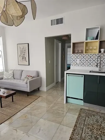801 8th Street Miami Beach FL 33139