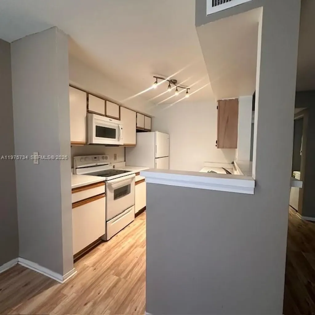 2667 NW 33rd Street Oakland Park FL 33309