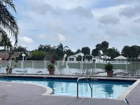 2667 NW 33rd Street Oakland Park FL 33309
