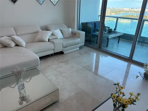 900 Biscayne Boulevard Miami FL 33132