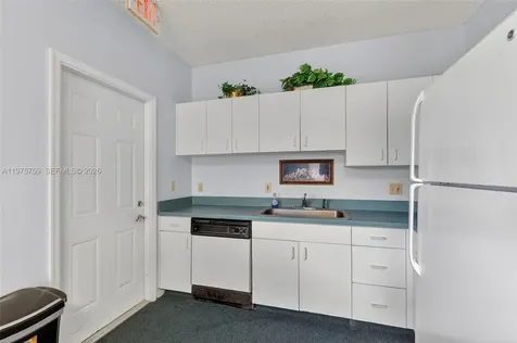 6708 N Pine Island Road Tamarac FL 33321