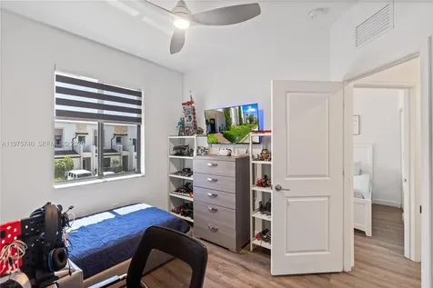 21018 NE 8th Avenue Miami FL 33179