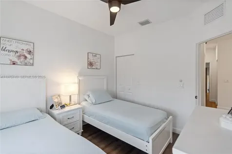 21018 NE 8th Avenue Miami FL 33179